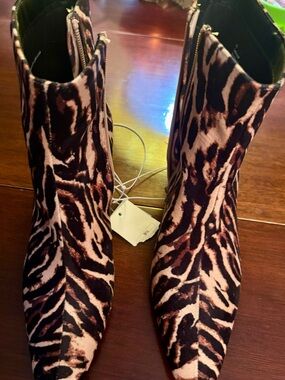 Women's Leopard Print Ankle Boots - Brown/Tan/Black. NWT